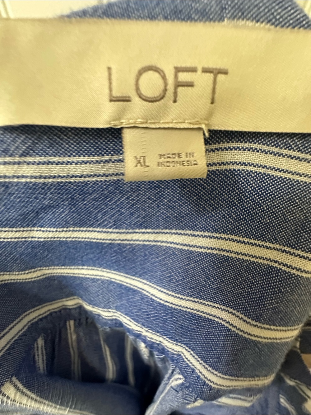 Euc LOFT Blue and White Striped Button-Down Shirt XL - Picture 4 of 7